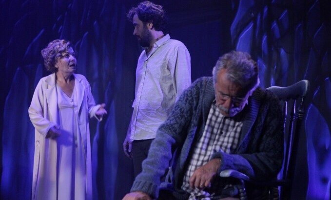 İstanbul Devlet Tiyatrosu 'Bayrak' oyunundan 